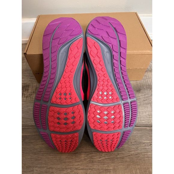 Nike Pegasus Running Shoes - Picture 7 of 9